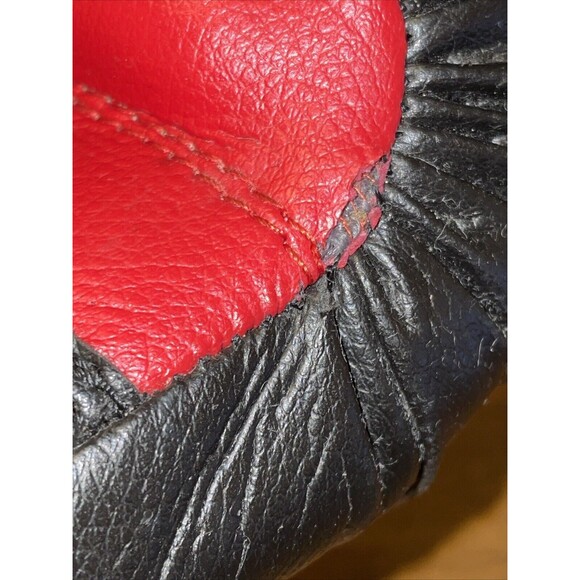 Title Classic Training Boxing Gloves Black And Red Size L FLAWED SEE DESCRIPTION - Picture 5 of 13